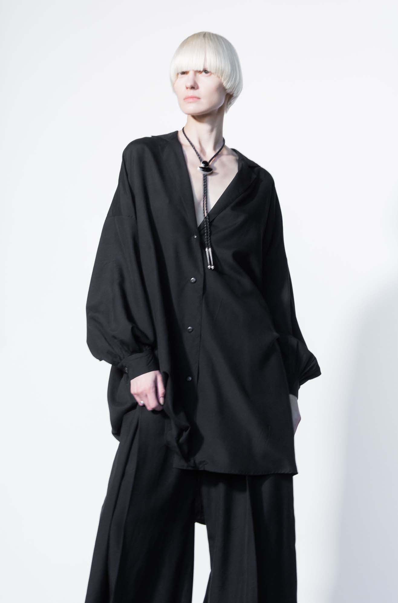POET MONK BLOUSE in Black Silk – LE FAWNHAWK